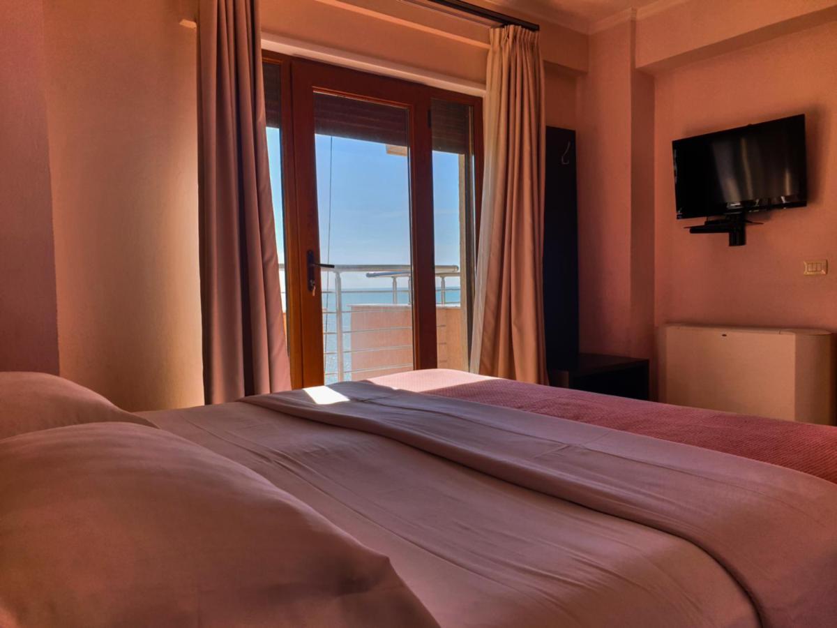 Hotel Nais Beach Δυρράχιο Εξωτερικό φωτογραφία
