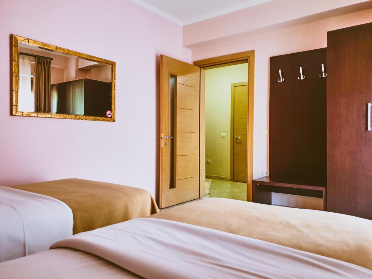 Hotel Nais Beach Δυρράχιο Εξωτερικό φωτογραφία