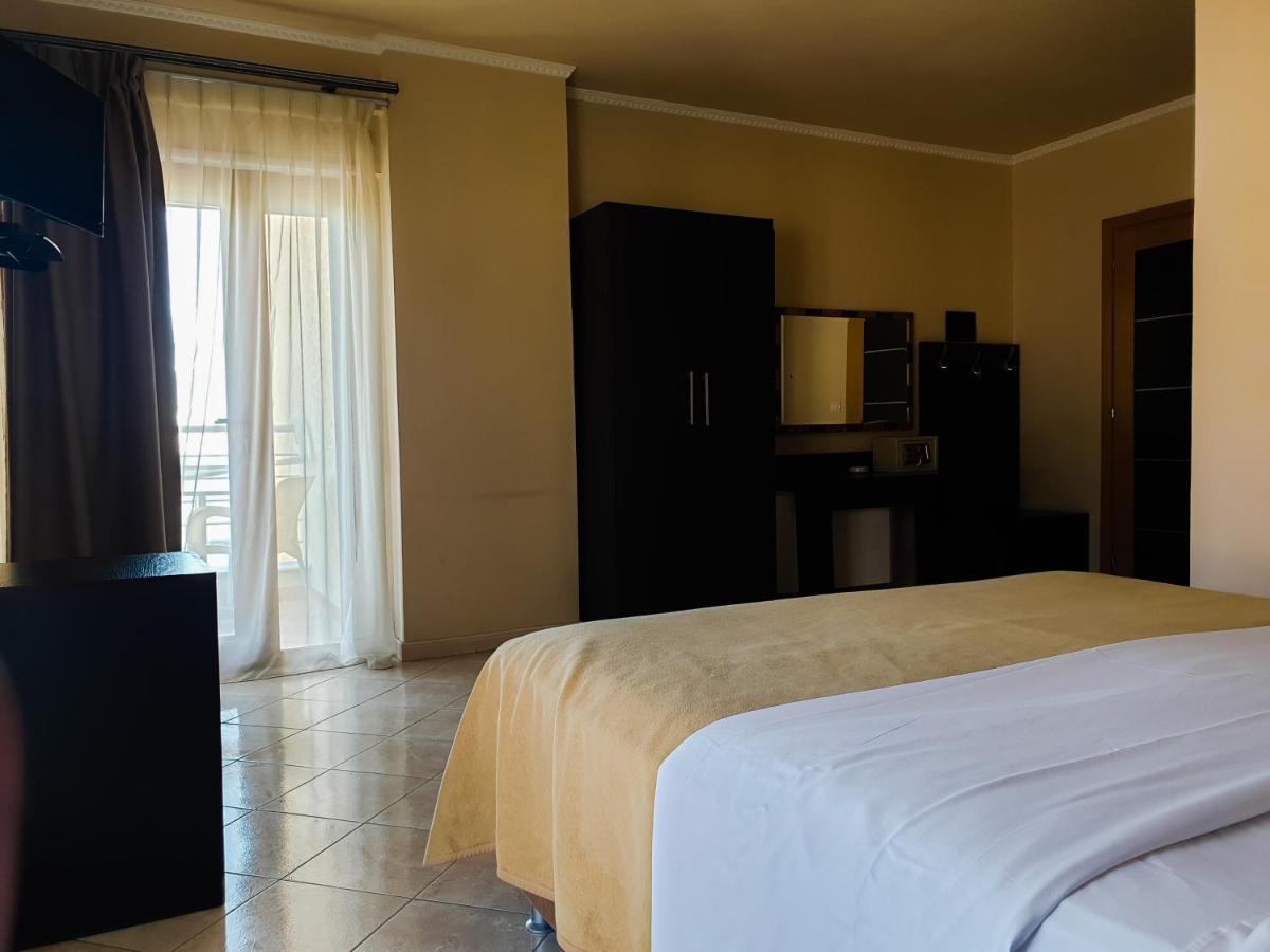 Hotel Nais Beach Δυρράχιο Εξωτερικό φωτογραφία